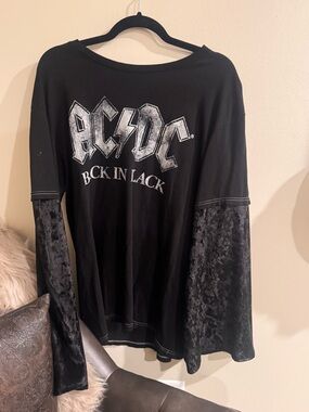 AC/DC Women's Black Graphic Long-Sleeve Top with Velvet Bell Sleeves